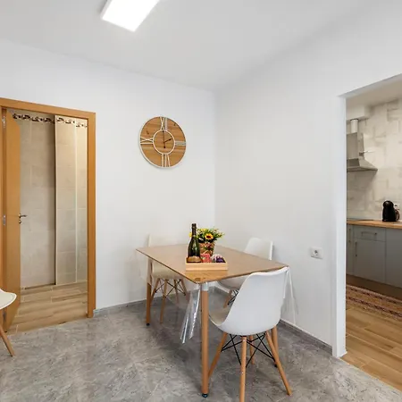 Apartamento Casa Elenita شقة لوس كريستيانوس